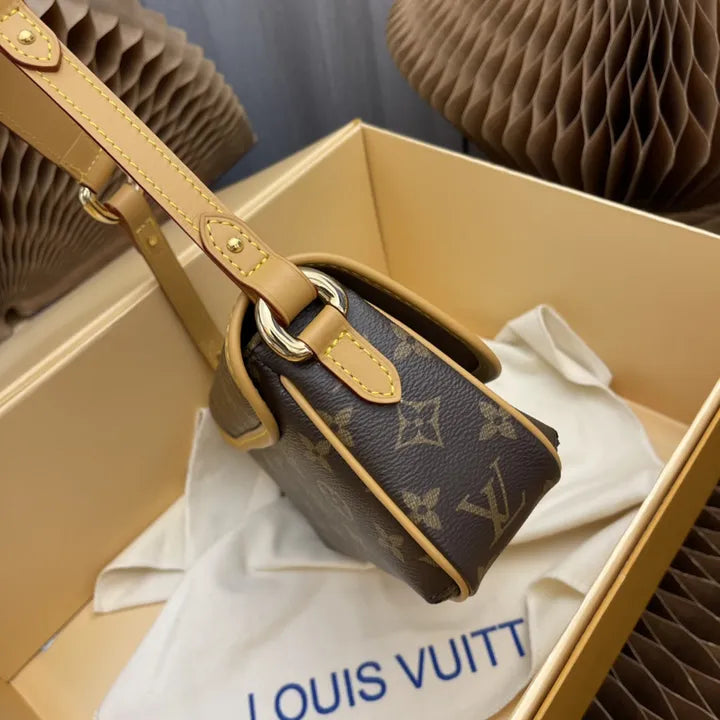 Luxury Louis Vuitton Monogram Shoulder Brown Bag