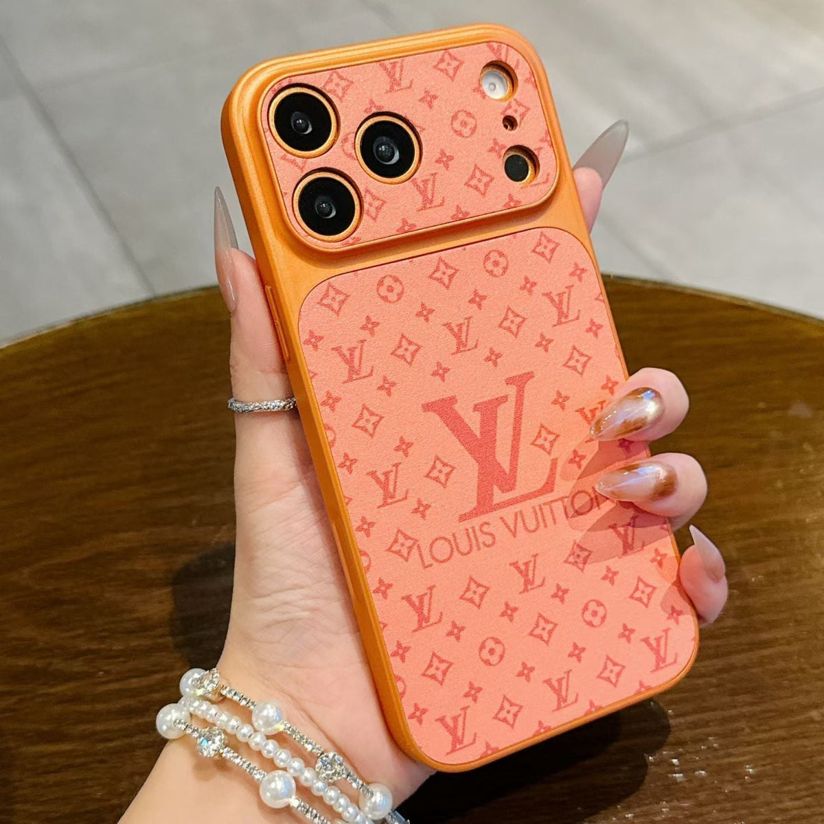 Luxurious Louis V Phone Case For iPhone 14-18 Pro & Pro Max