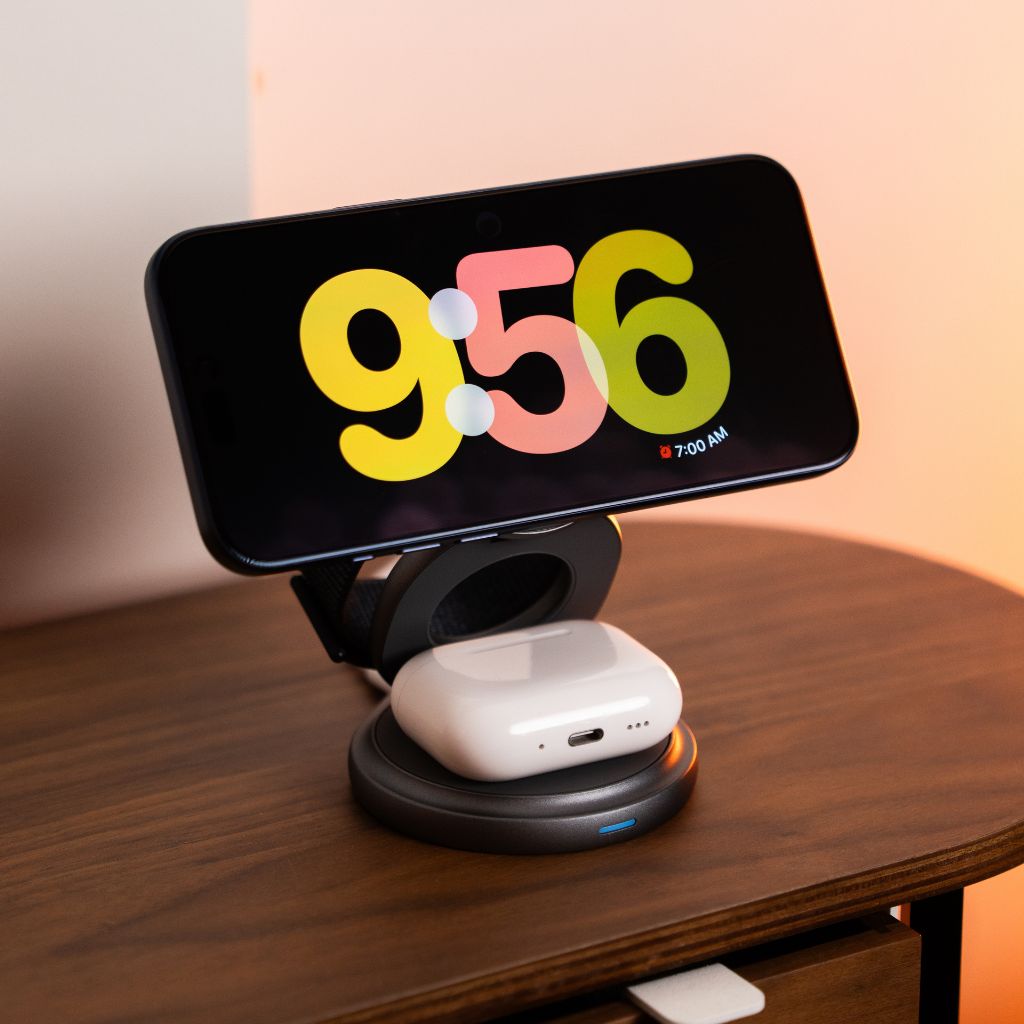 3-in-1 Foldable 25W Qi2 Magnetic Wireless Charging Station