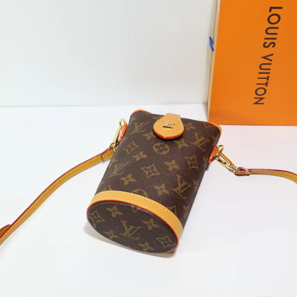 Luxury Louis Vuitton Pouch Crossbody Bag