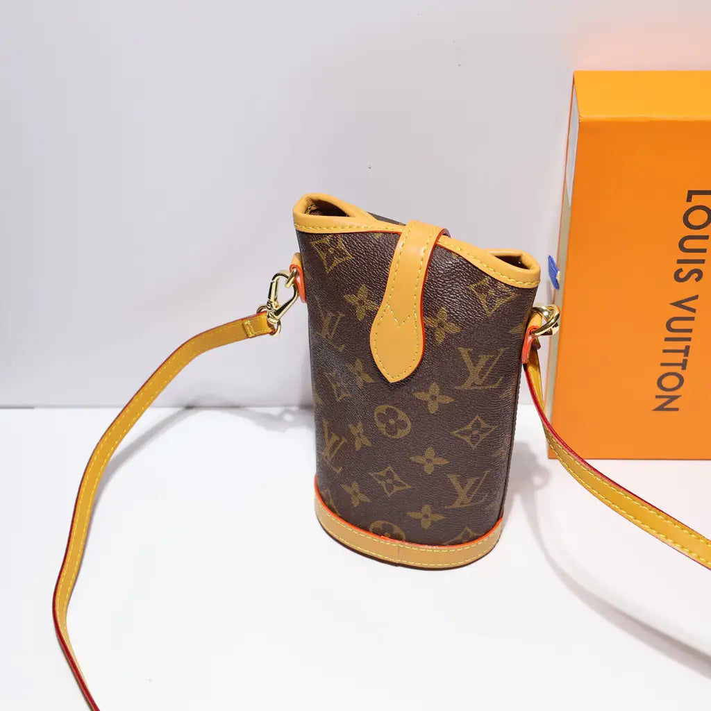 Luxury Louis Vuitton Pouch Crossbody Bag